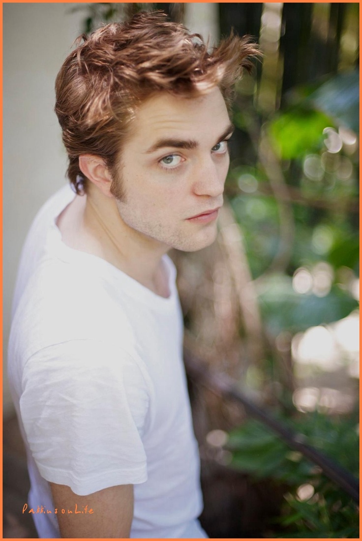 Photo:  Robert Pattinson 02